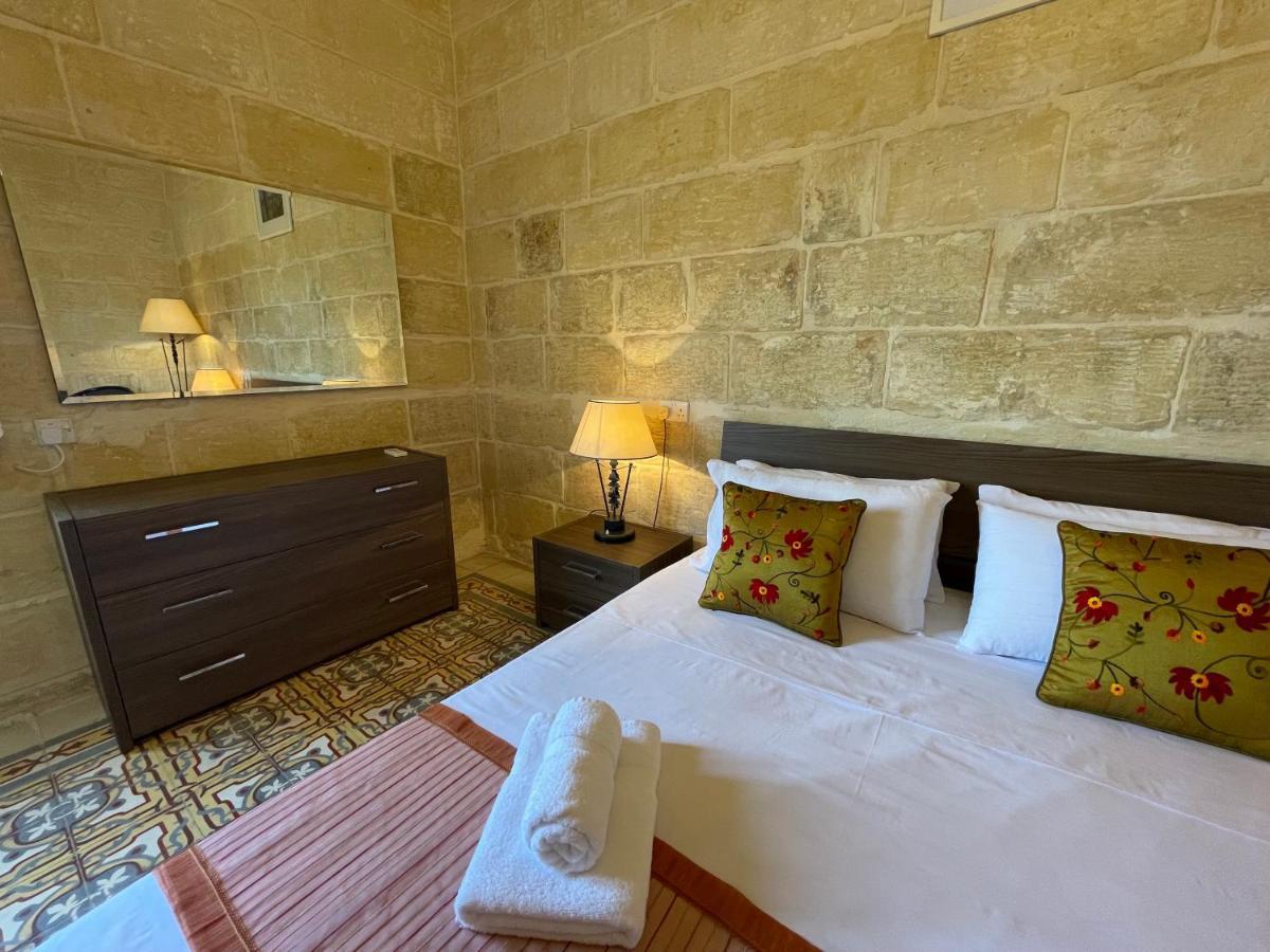 Penelope Townhouse Hotel Ghajn il-Kbira  Exterior photo